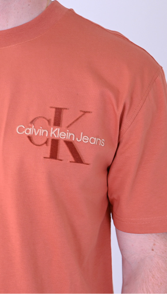 T-shirts Calvin Klein - À l'Ombre des Marques