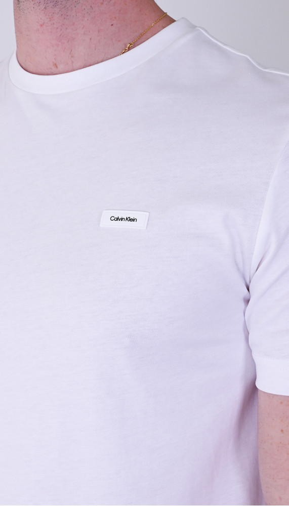 T-shirts Calvin Klein - À l'Ombre des Marques