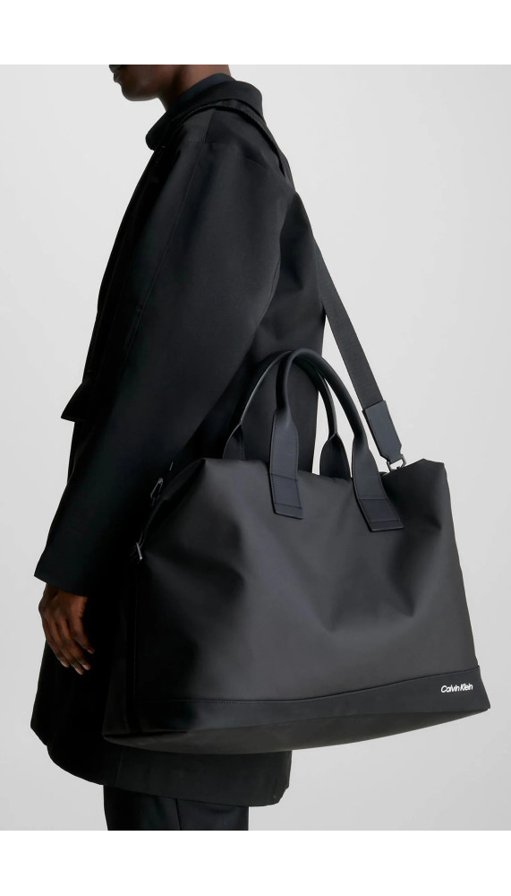 Maroquinerie Calvin Klein - À l'Ombre des Marques