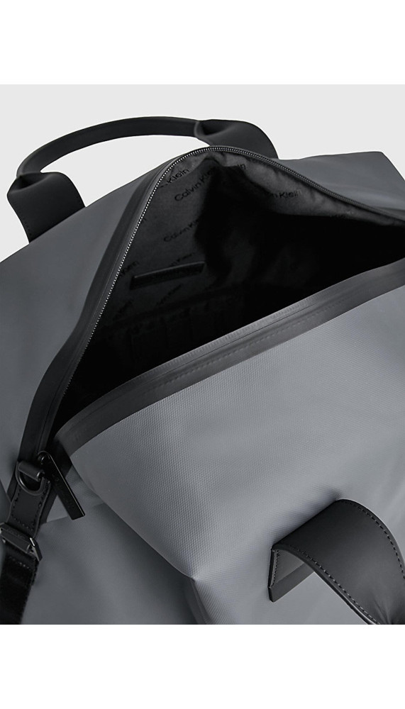 Maroquinerie Calvin Klein - À l'Ombre des Marques