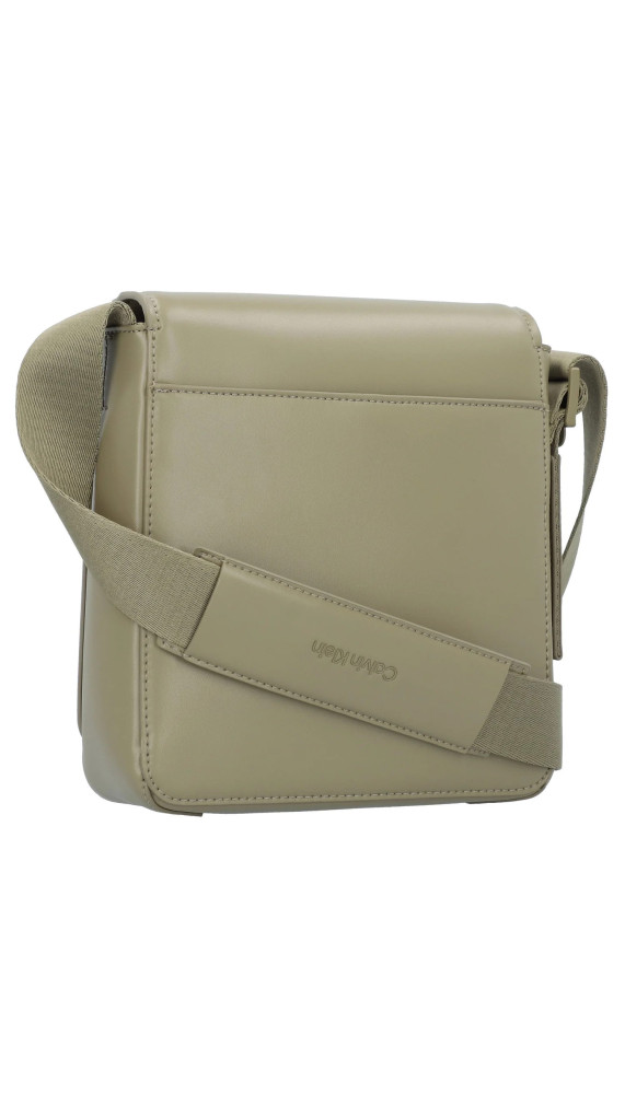 Maroquinerie Calvin Klein - À l'Ombre des Marques