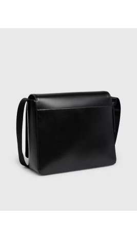 Maroquinerie Calvin Klein - À l'Ombre des Marques